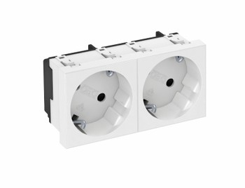 Розетка 33° с защитным контактом, двойная