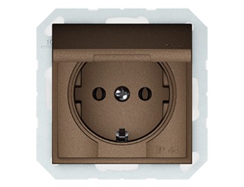 Розетка с заземлением, со шторками,  без рамки