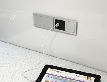 Электроустановочный модуль со сдвигающейся крышкой VersaHIT MONO (1 розетка 220V, олово )