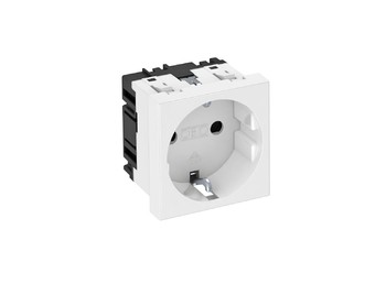 Розетка силовая 0° одинарная 2К+З, 1 модуль Modul45, 45х45 мм, со шторками, 16А 250В красная